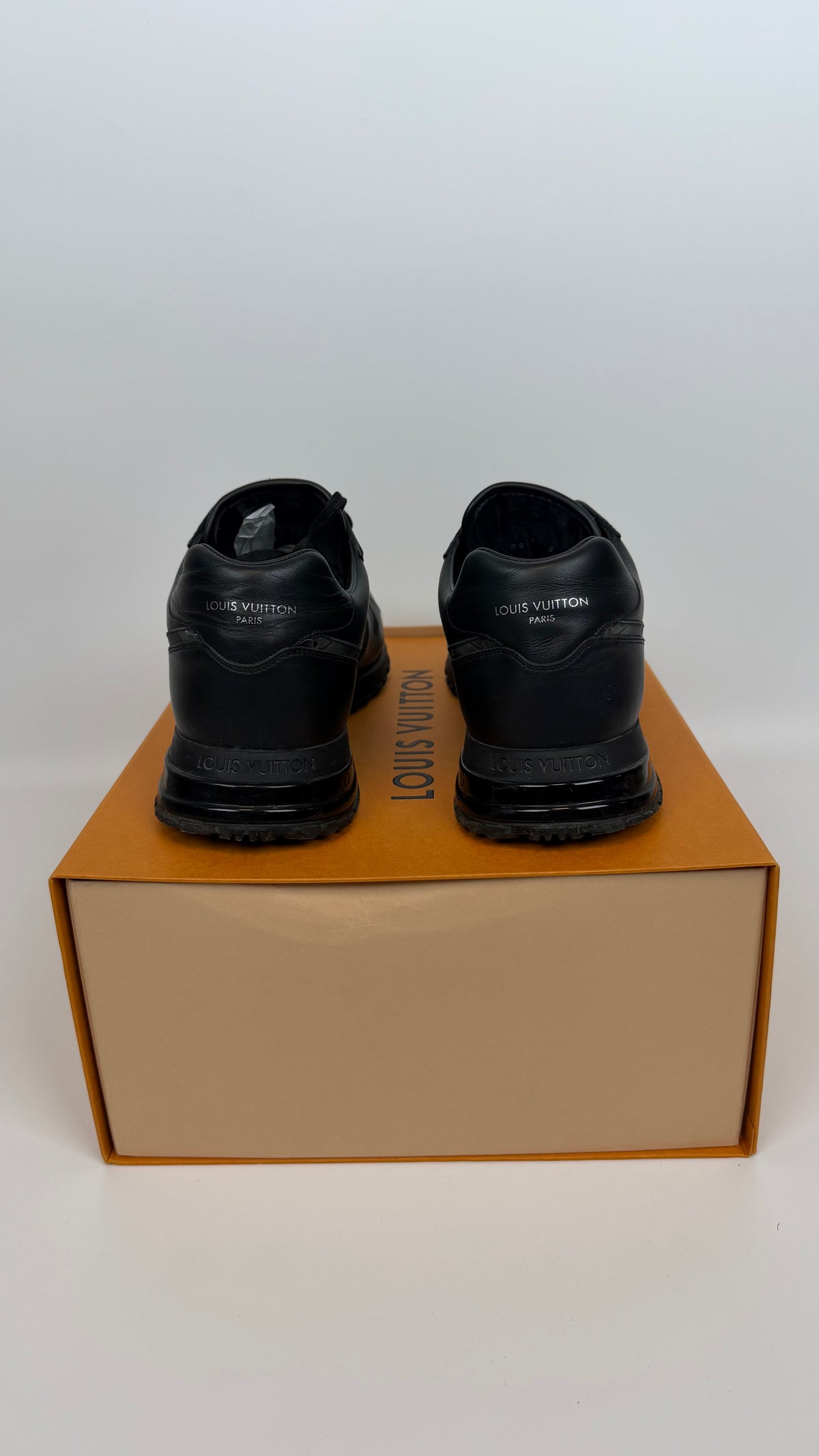 Louis Vuitton Run Away Sneakers Black / 44