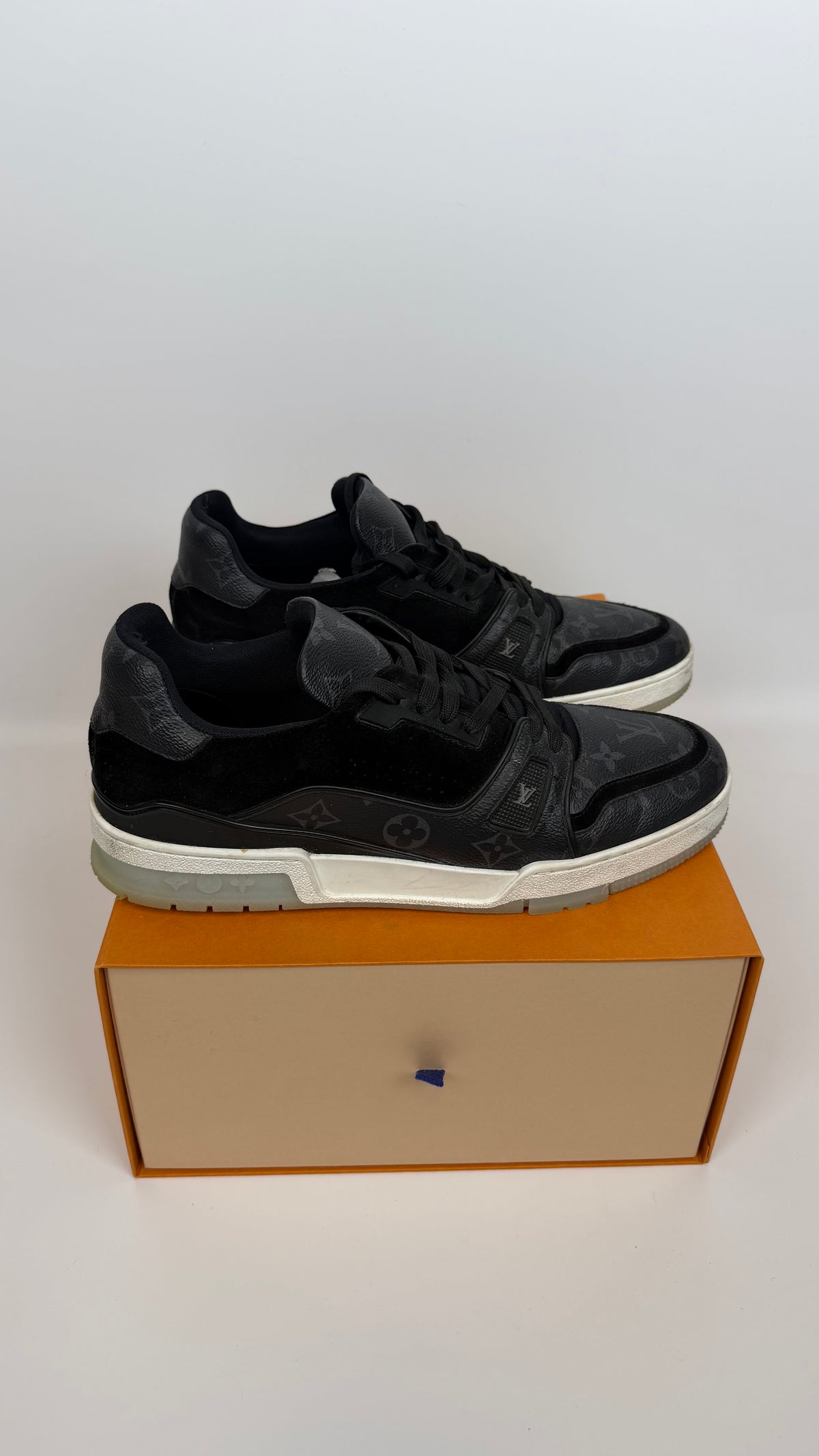 Louis Vuitton Monogram Trainers Black / 43