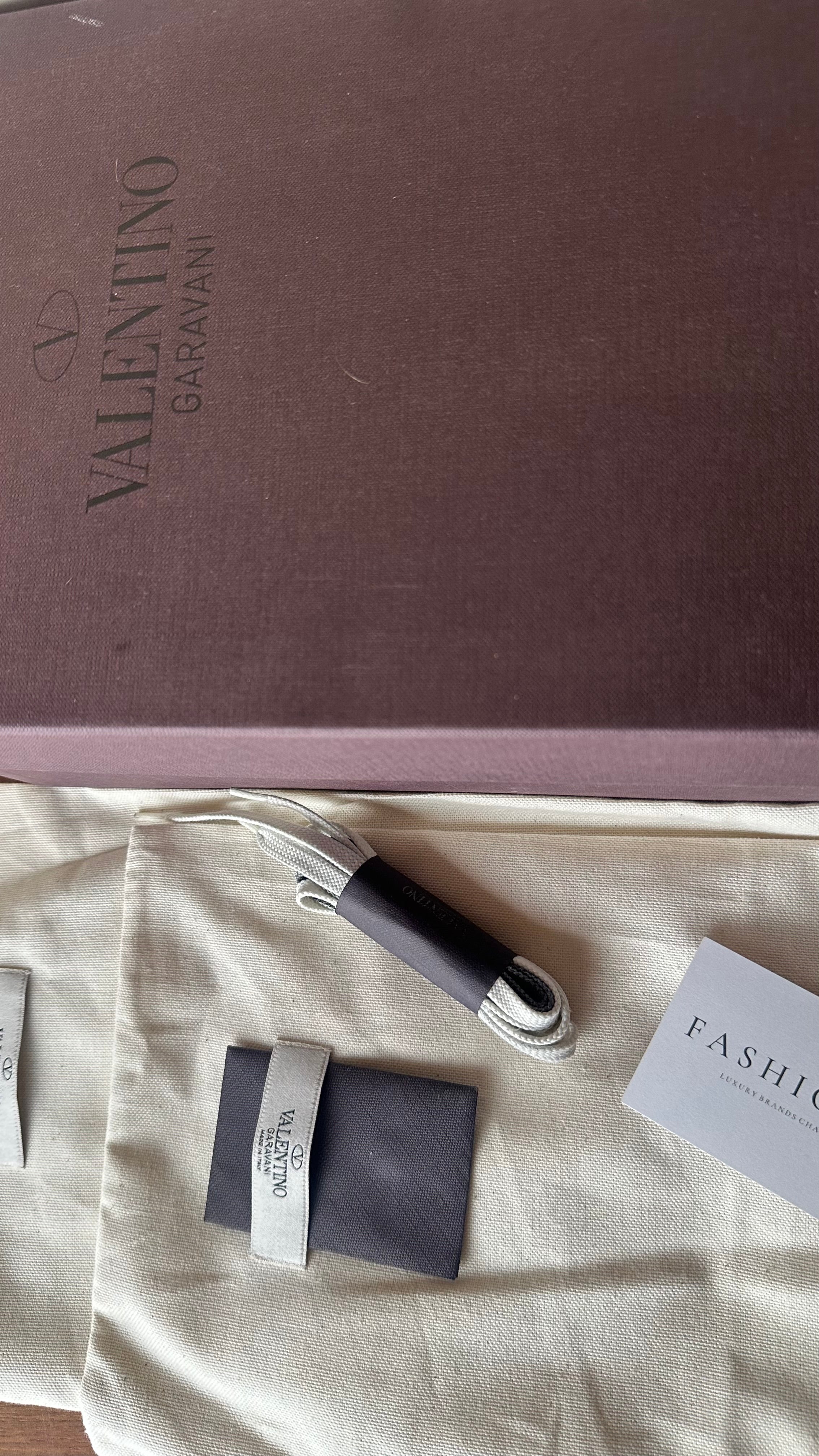 Valentino open