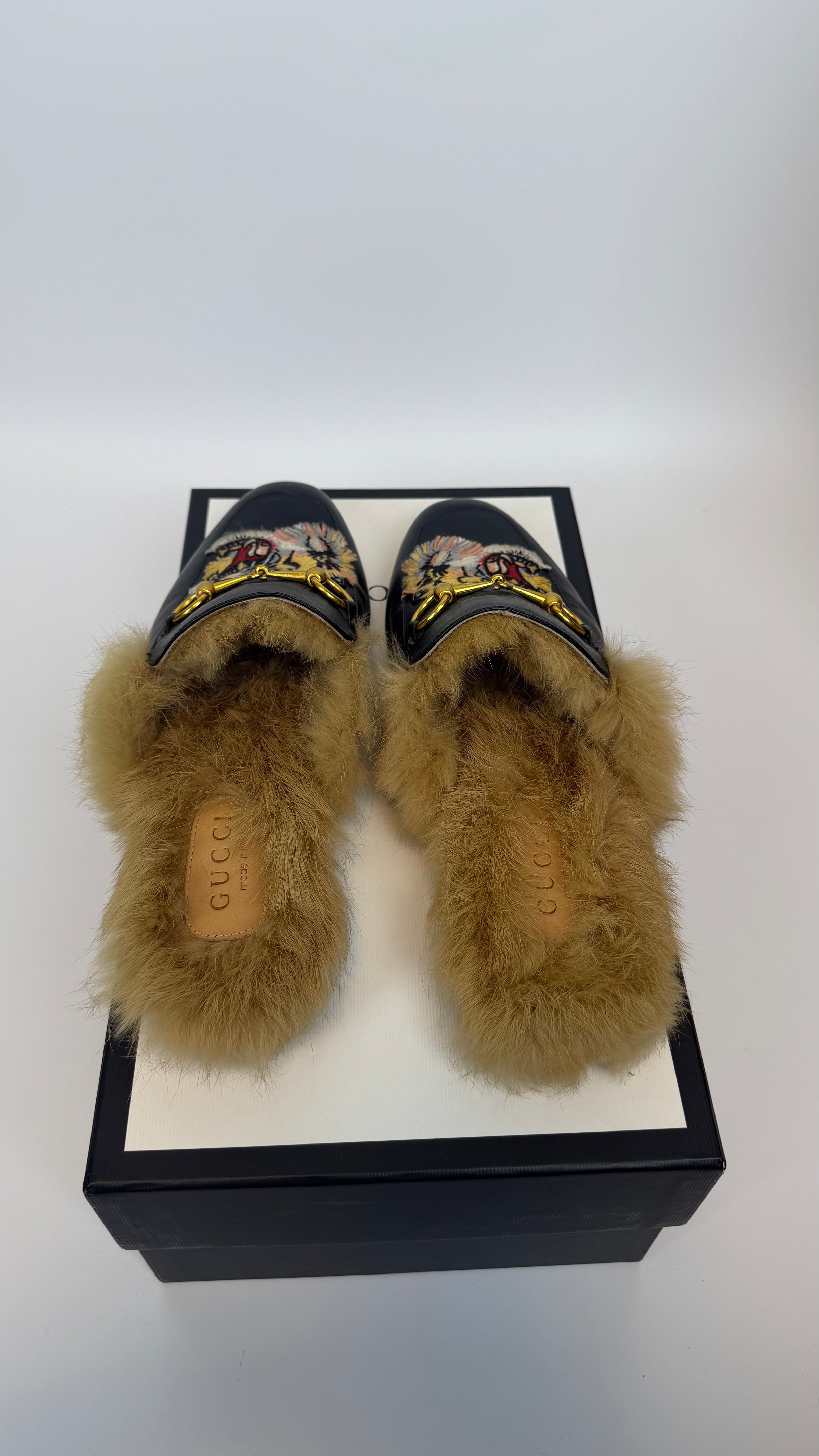 Gucci Black Fur Loafers Embroided Monogram (43)