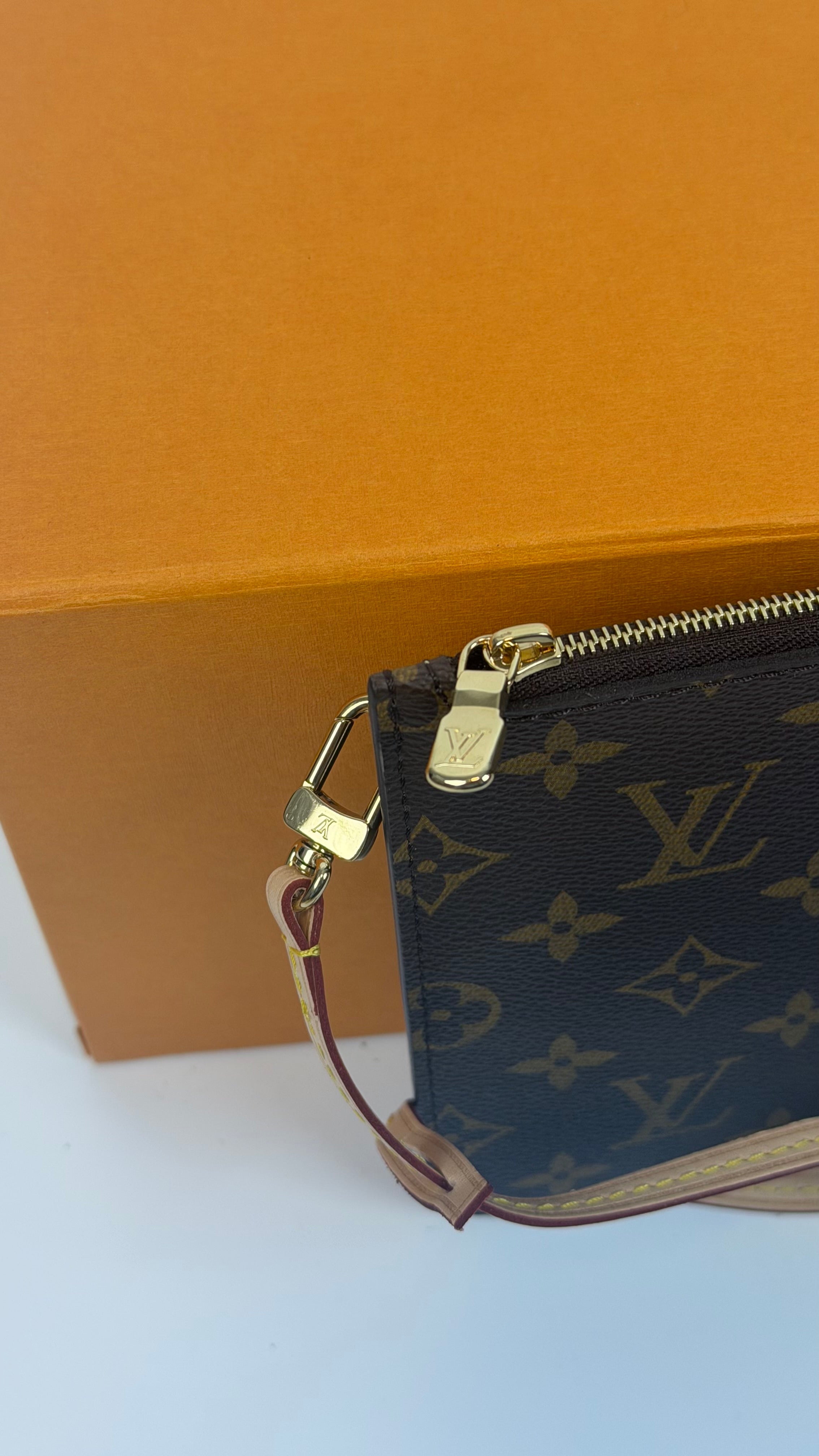 Louis Vuitton Pochette Bag Classic Monogram