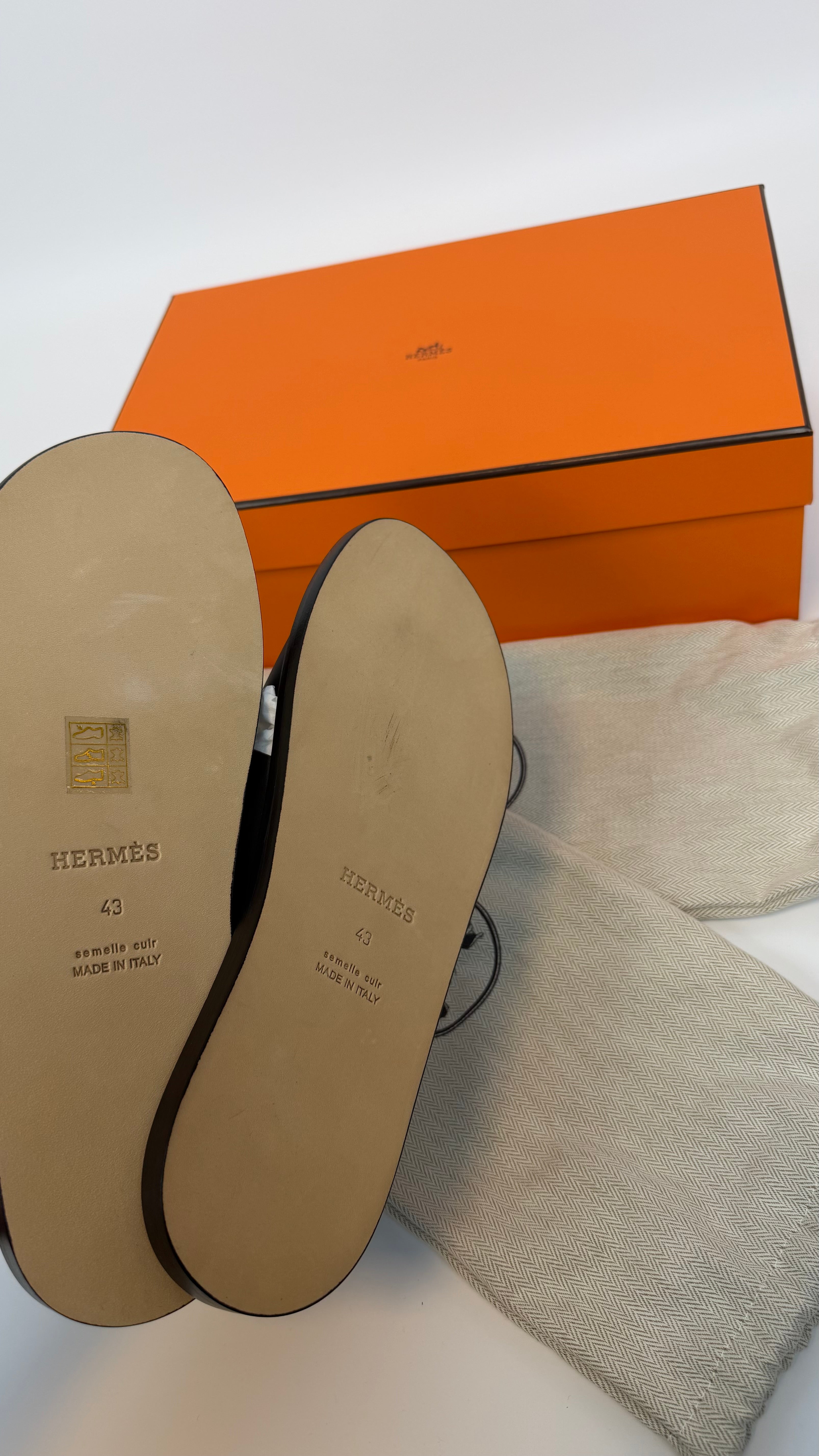 Hermés Izmir Shoes Black Leather (40.5,41,43)