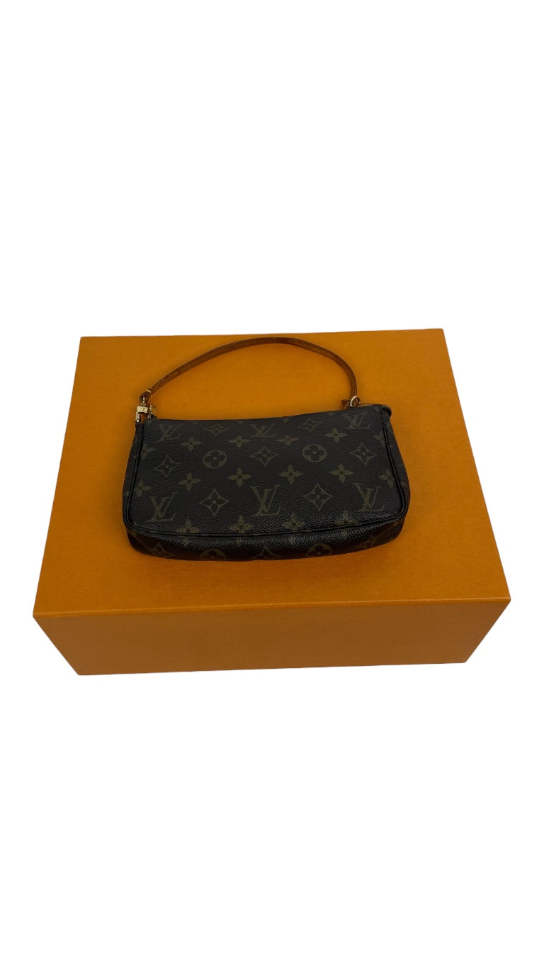 Louis Vuitton Pochette Accessoires