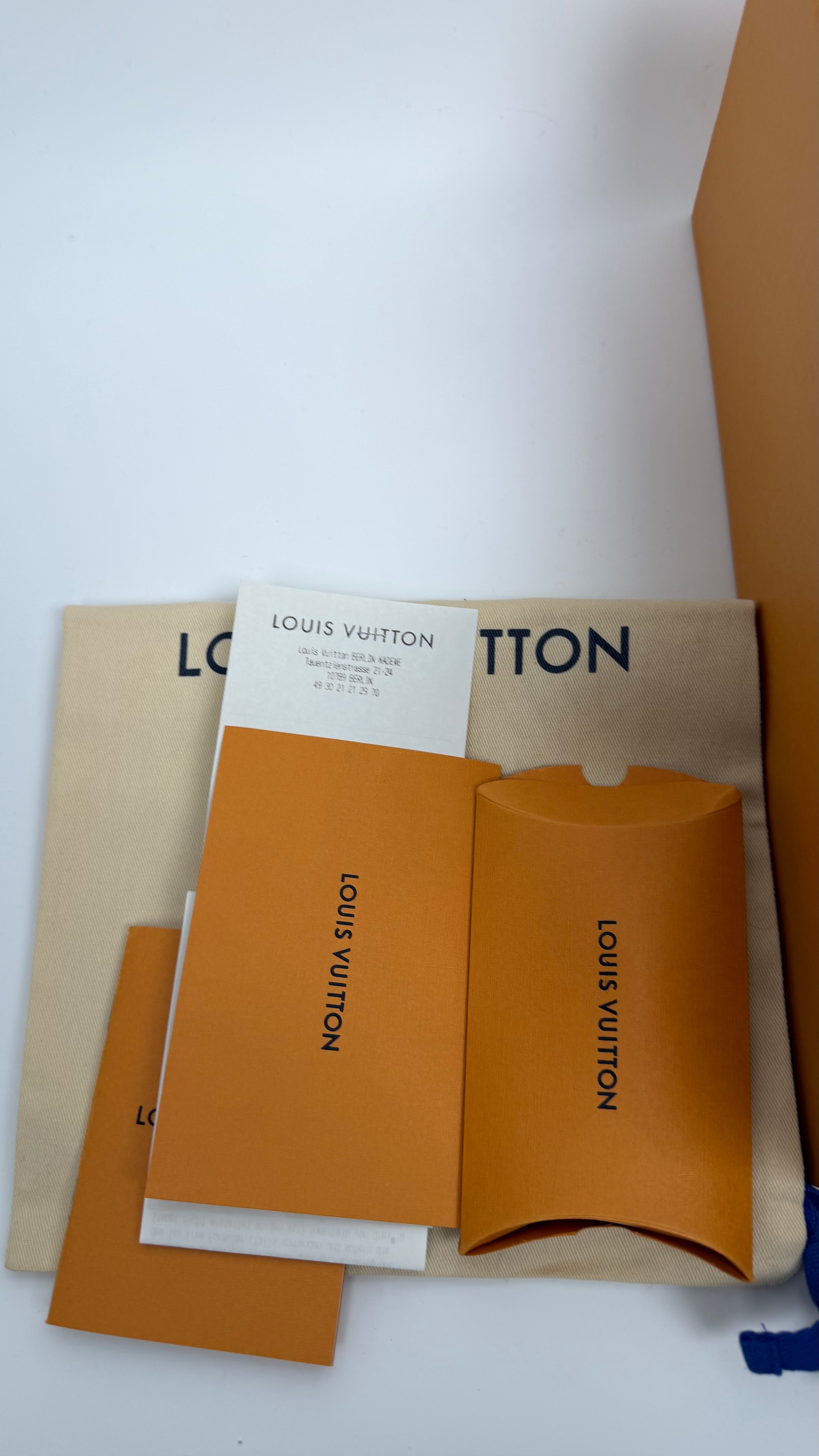 Louis Vuitton Luxemburg Sneakers (41)