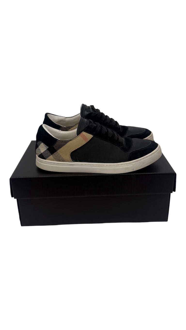 Burberry Monogram Sneakers Black / 42