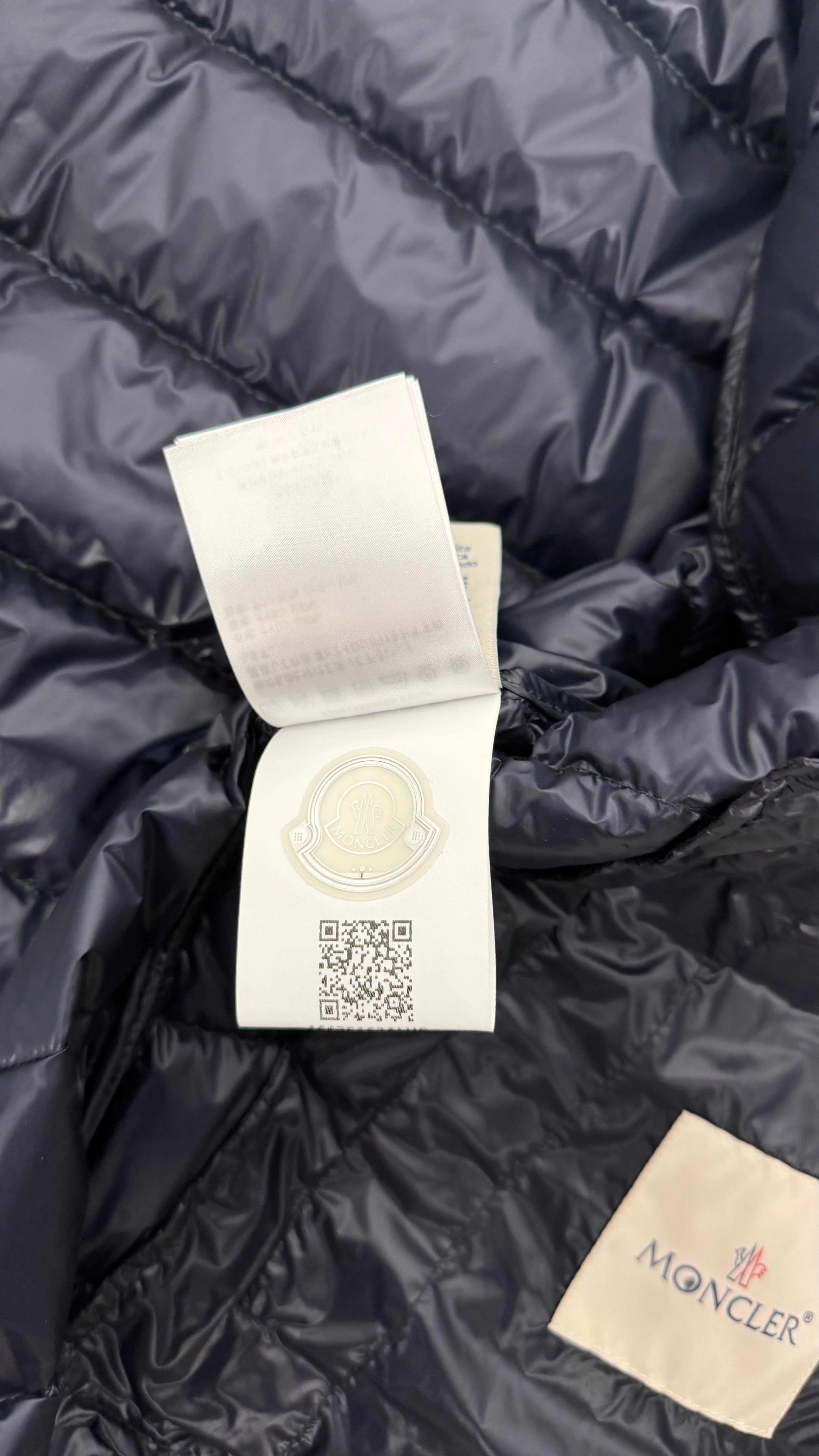 Moncler Acorus Jacket Navy Blue (M)