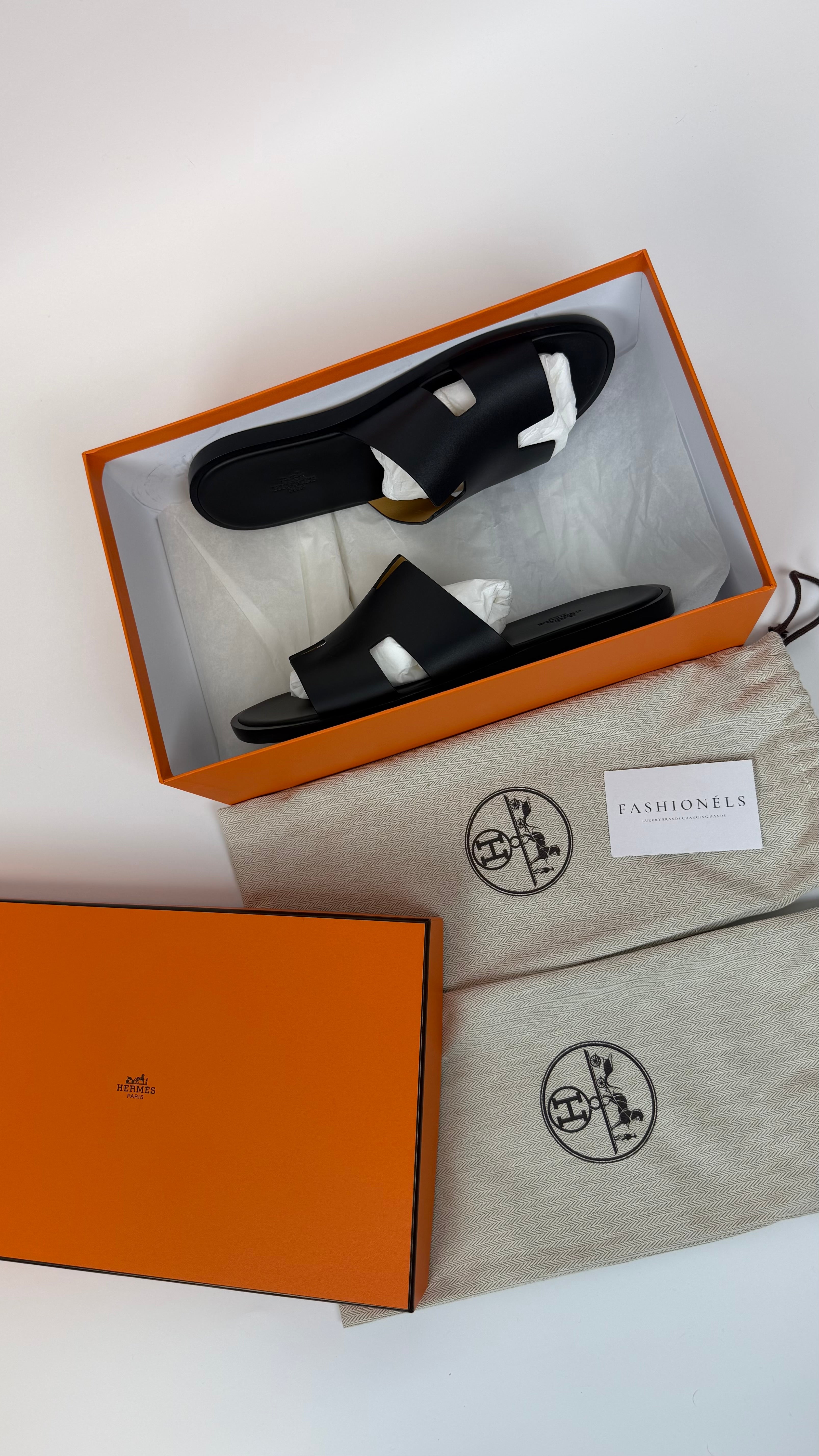 Hermés Izmir Shoes Black Leather (40.5,41,43)