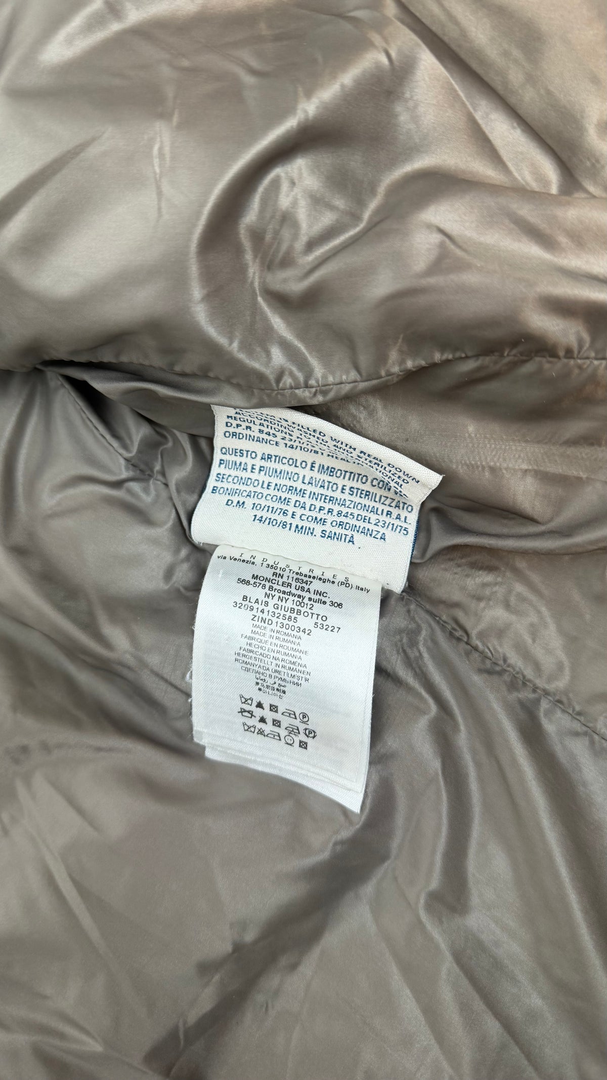 Moncler Blais Jacket Grey / 2
