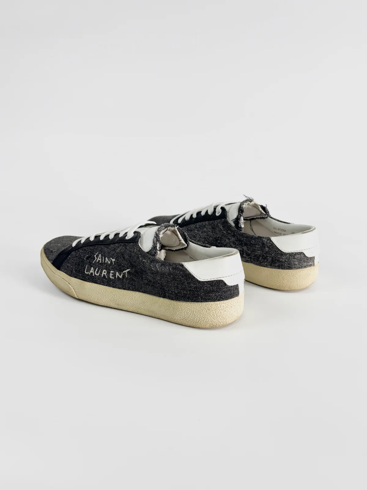 Saint Laurent Sneakers / 39