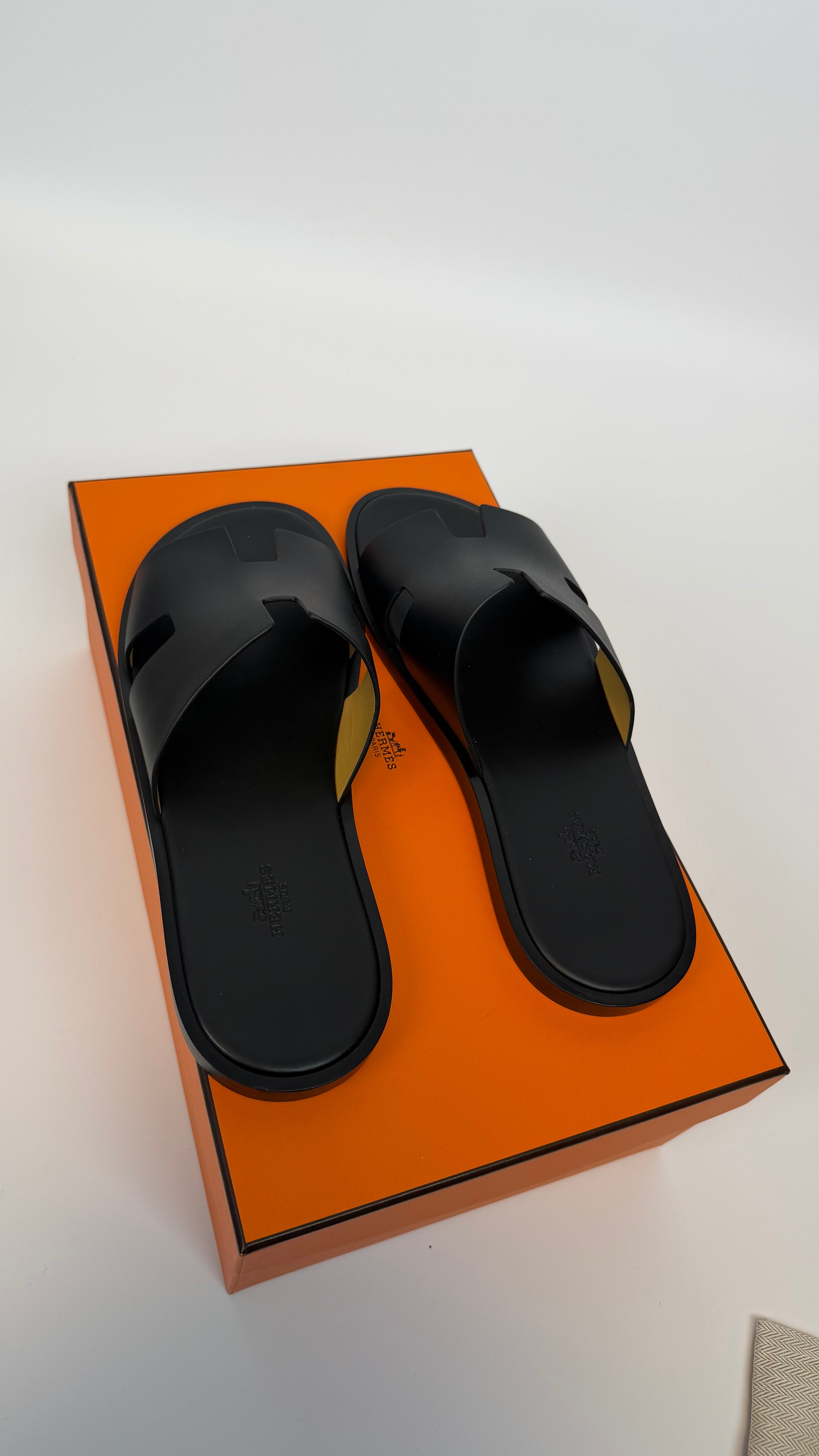 Hermés Izmir Shoes Black Leather (40.5,41,43)