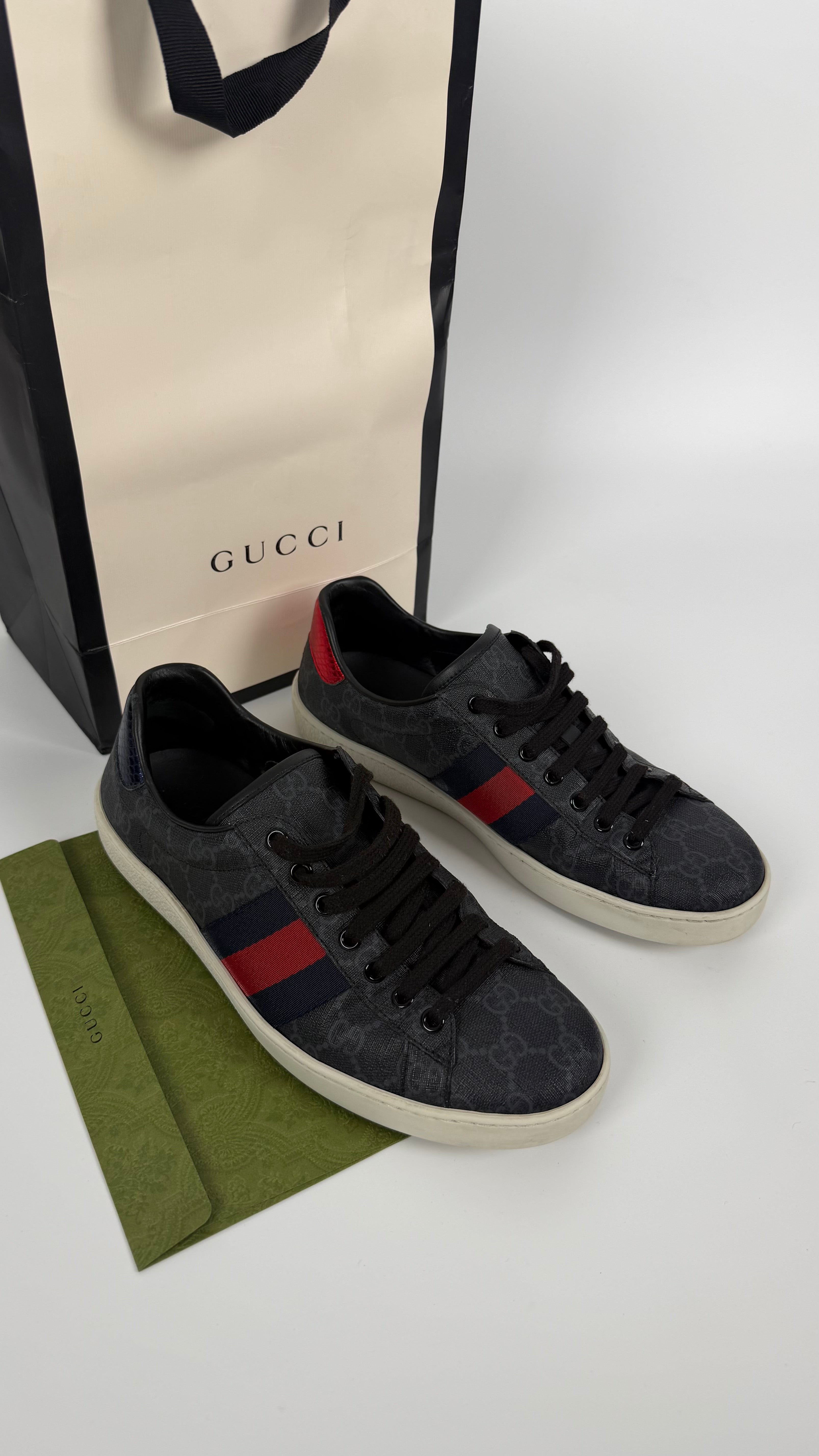 Gucci Ace Supreme Sneakers (40)