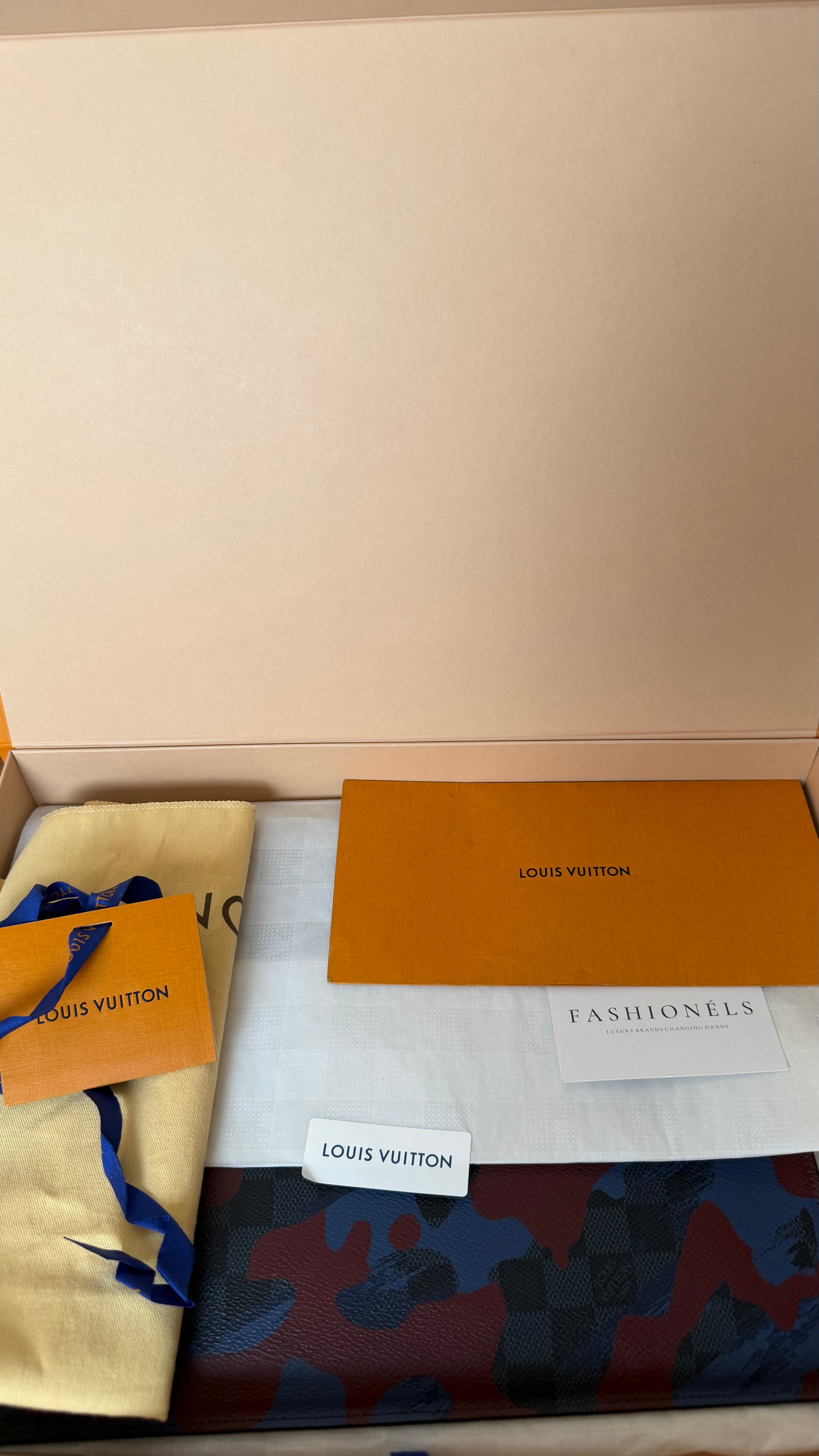Louis Vuitton Pochette Camo