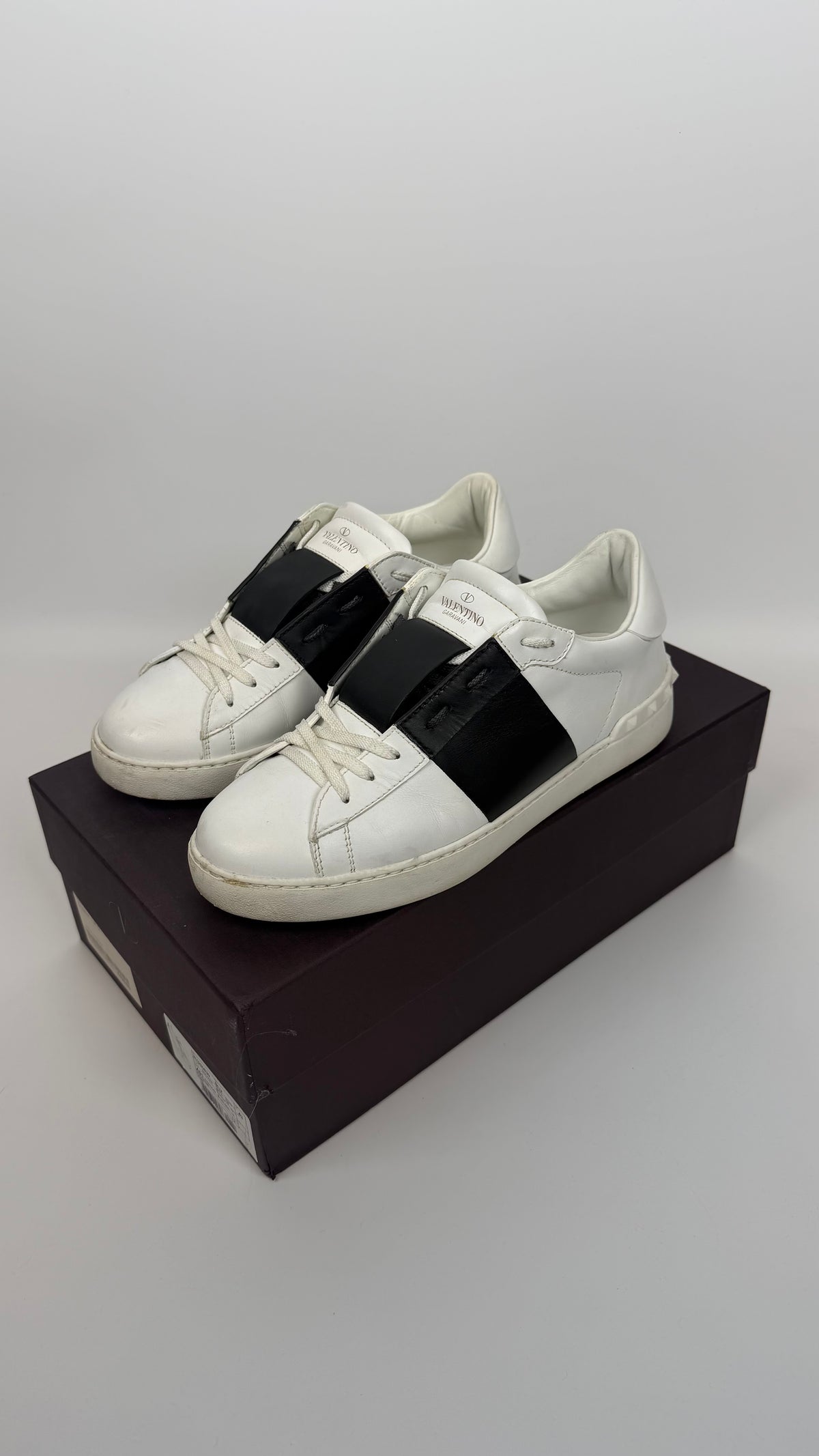 Valentino Garavani Open Sneakers Black / 40.5