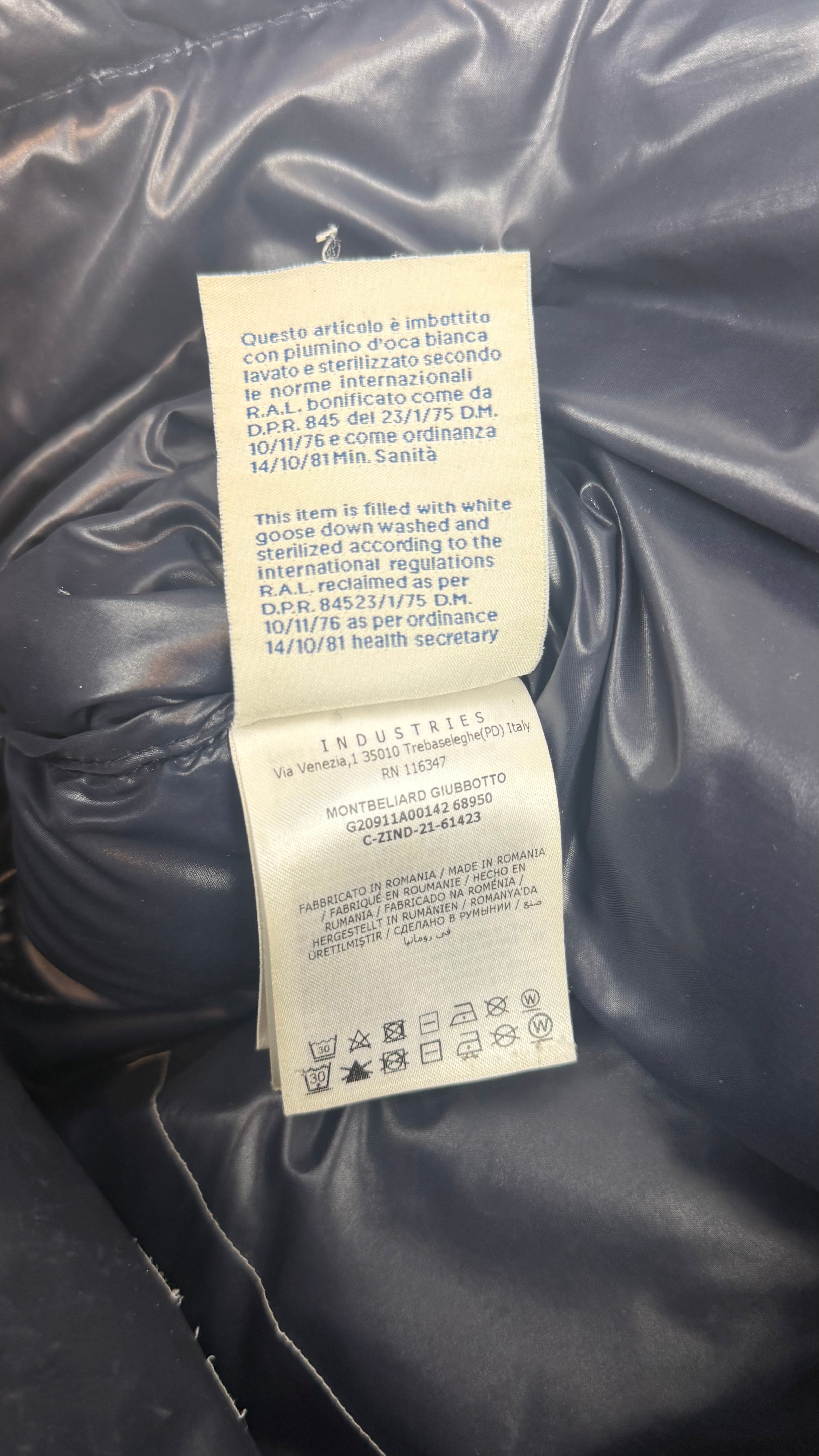 Moncler Mountbiliard Jacket Navy (2)