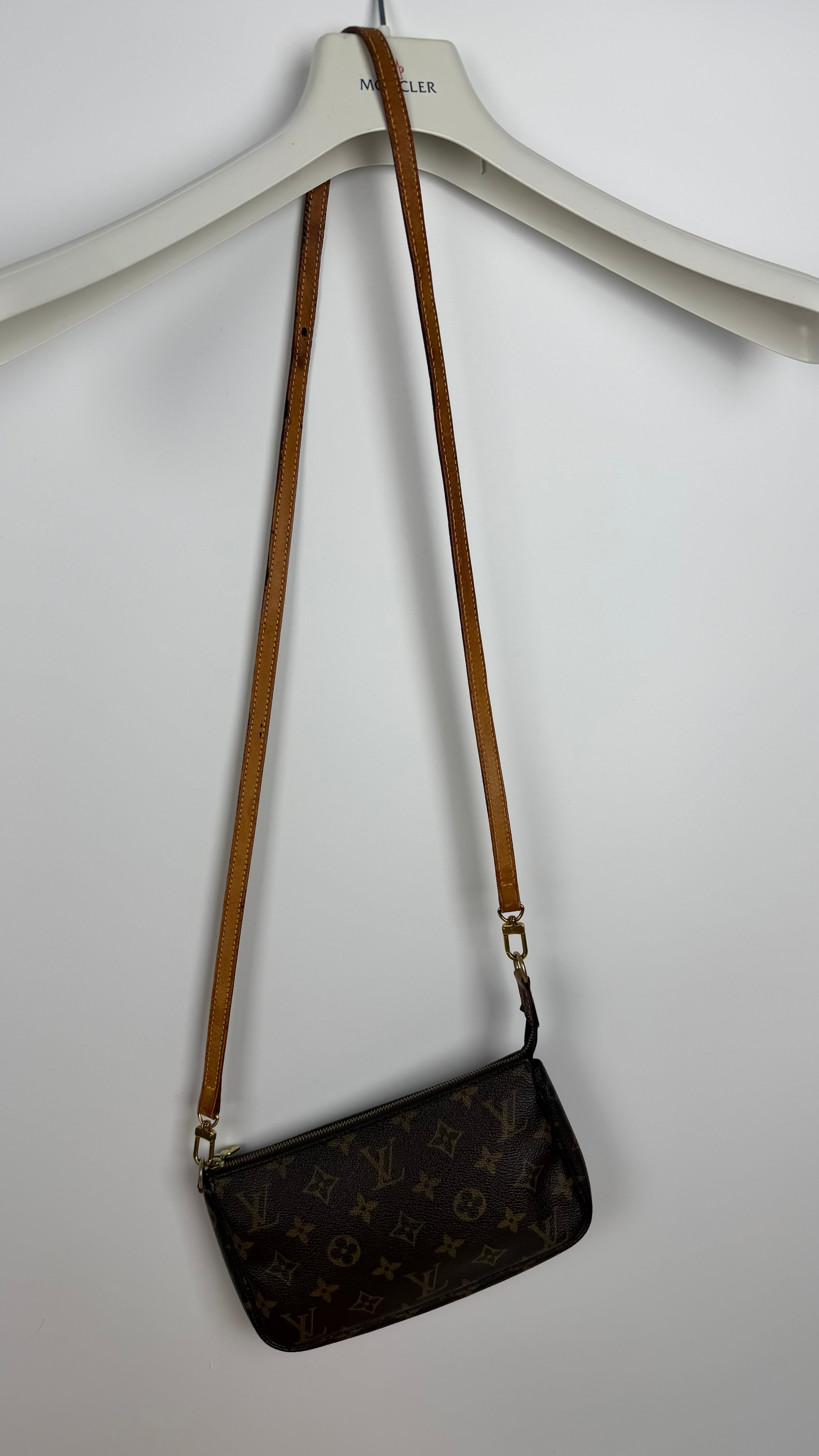 Louis Vuitton Pochette  Accessoires Long Band