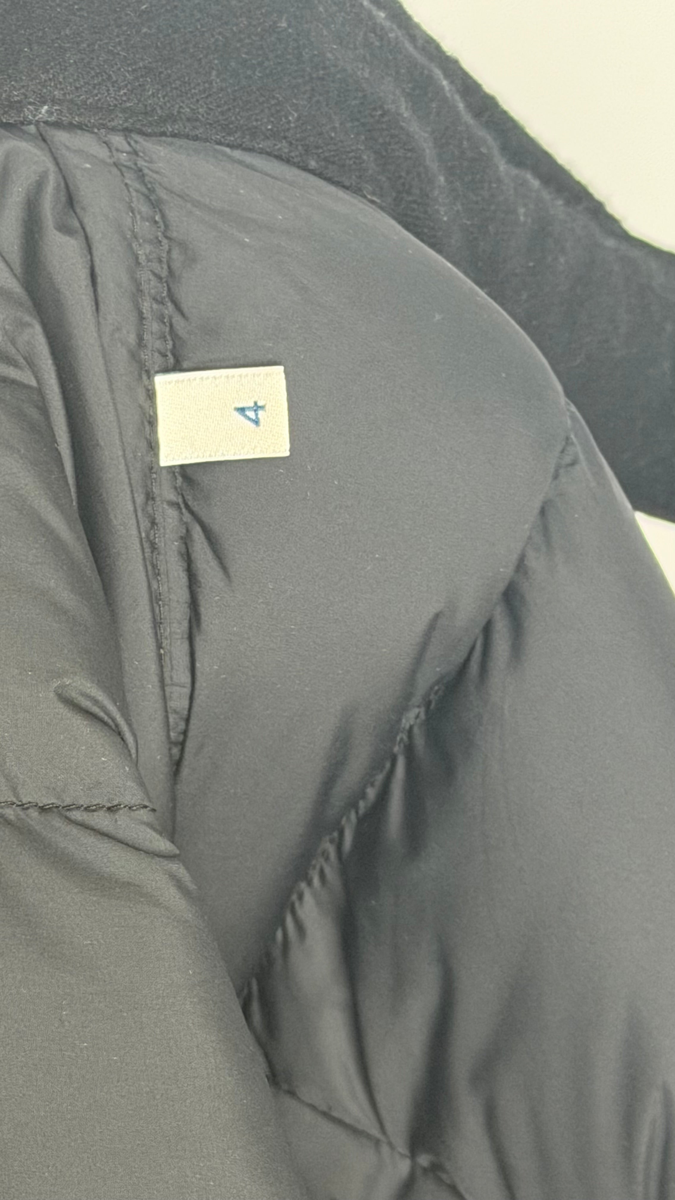 Moncler Cashmere Acorus Black