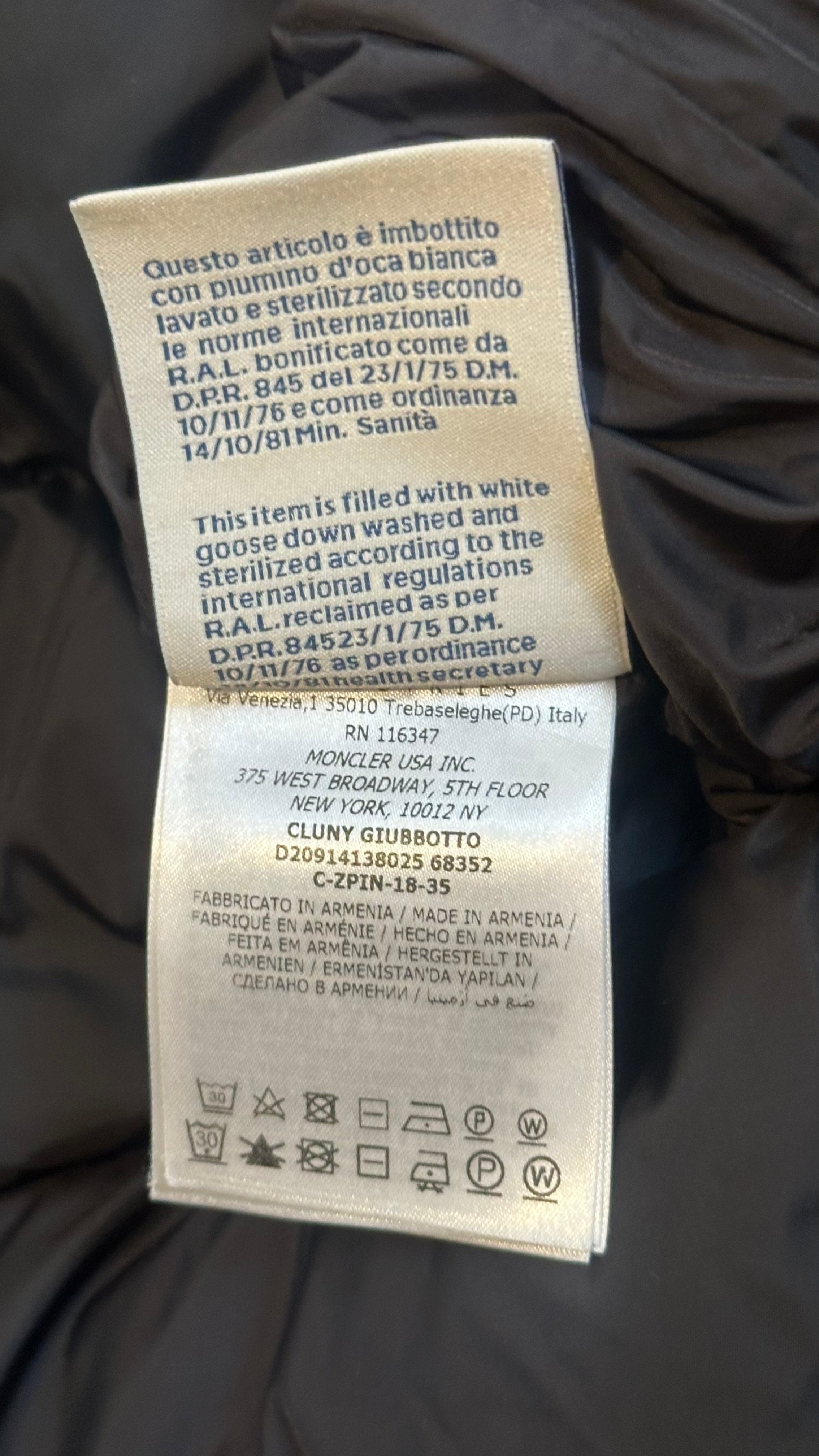 Moncler Cluny Parka Black