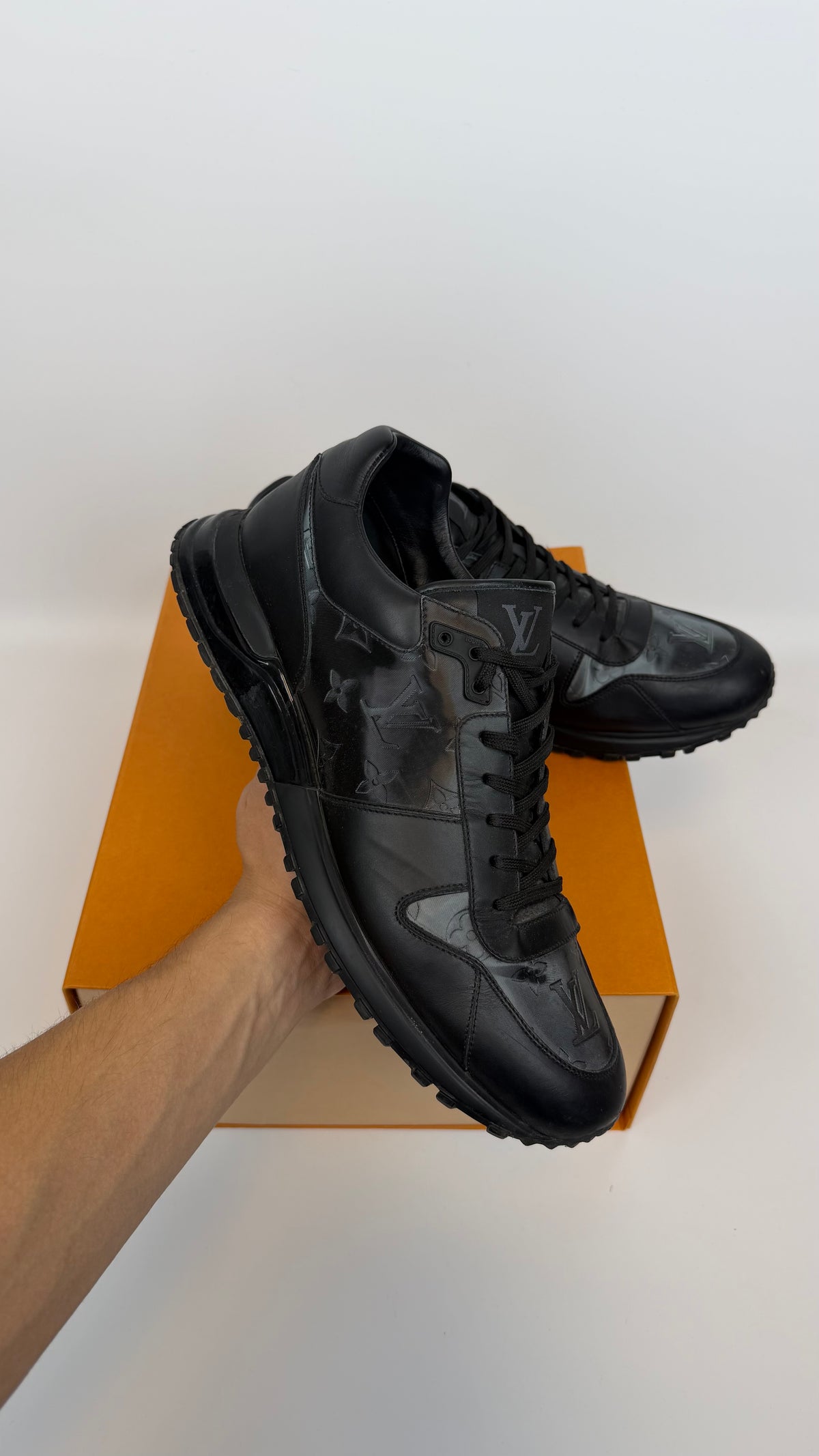Louis Vuitton Run Away Sneakers Black / 44