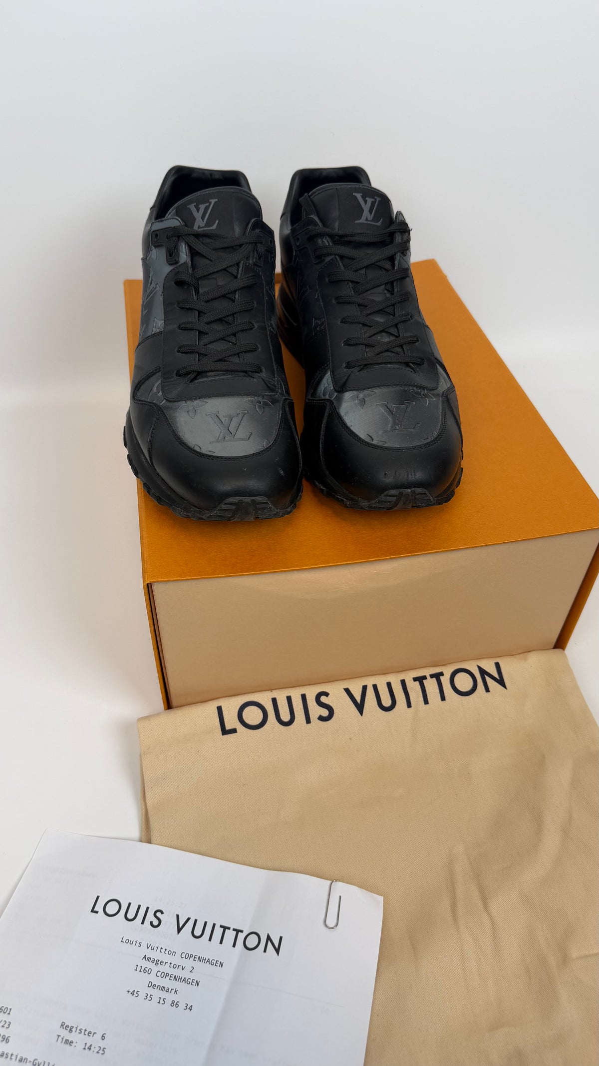 Louis Vuitton Run Away Sneakers Black / 44