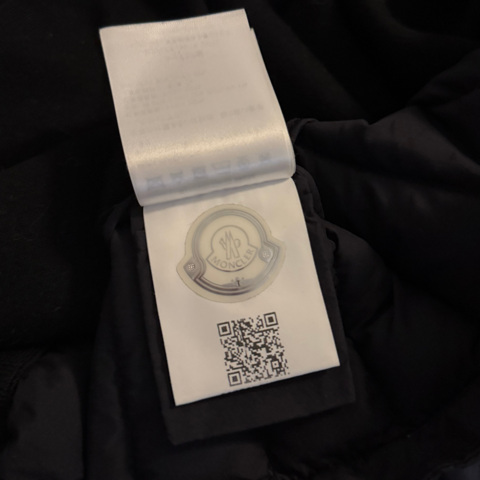 Moncler Cardigan / M